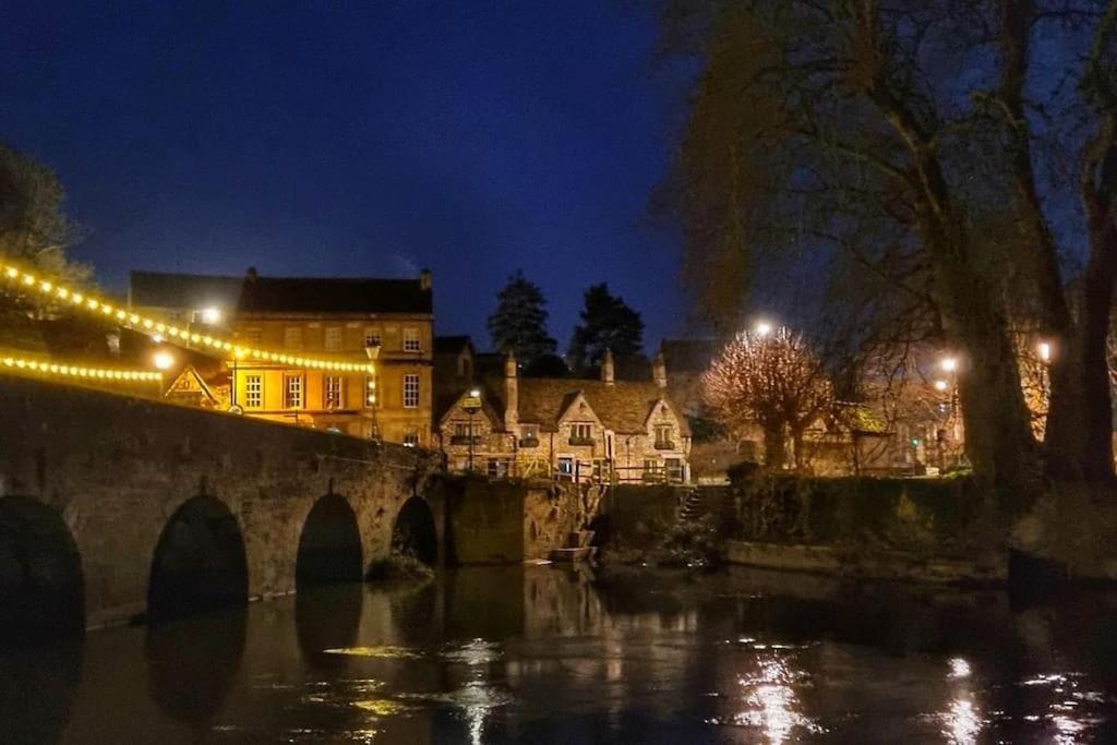 Period Apartment, Great Views, In Heart Of Town. Bradford-On-Avon Exterior photo