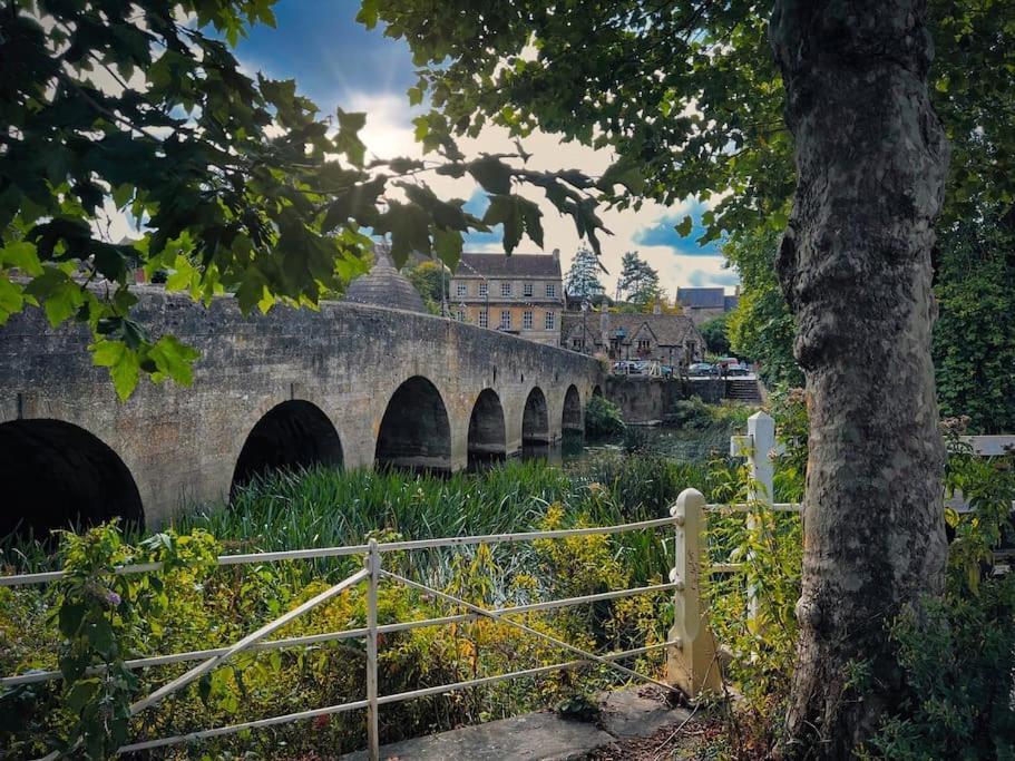 Period Apartment, Great Views, In Heart Of Town. Bradford-On-Avon Exterior photo